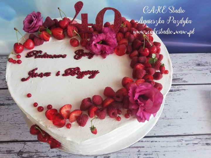 Rubinowy tort na rocznicę